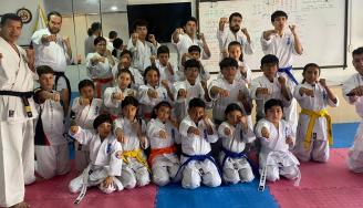 Niños de Bogotá se preparan para la Copa América de Karate en Bolivia 